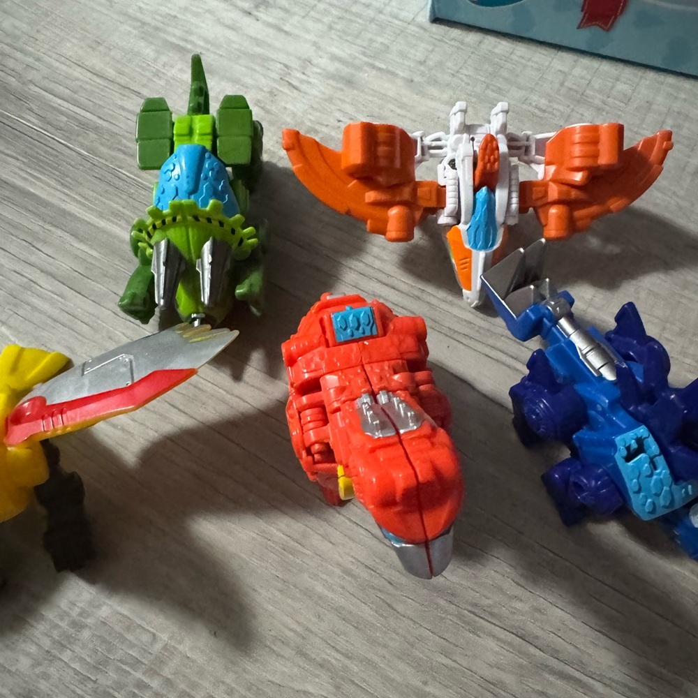 6 Transforming Creature Toys Set - Picture 3 of 5